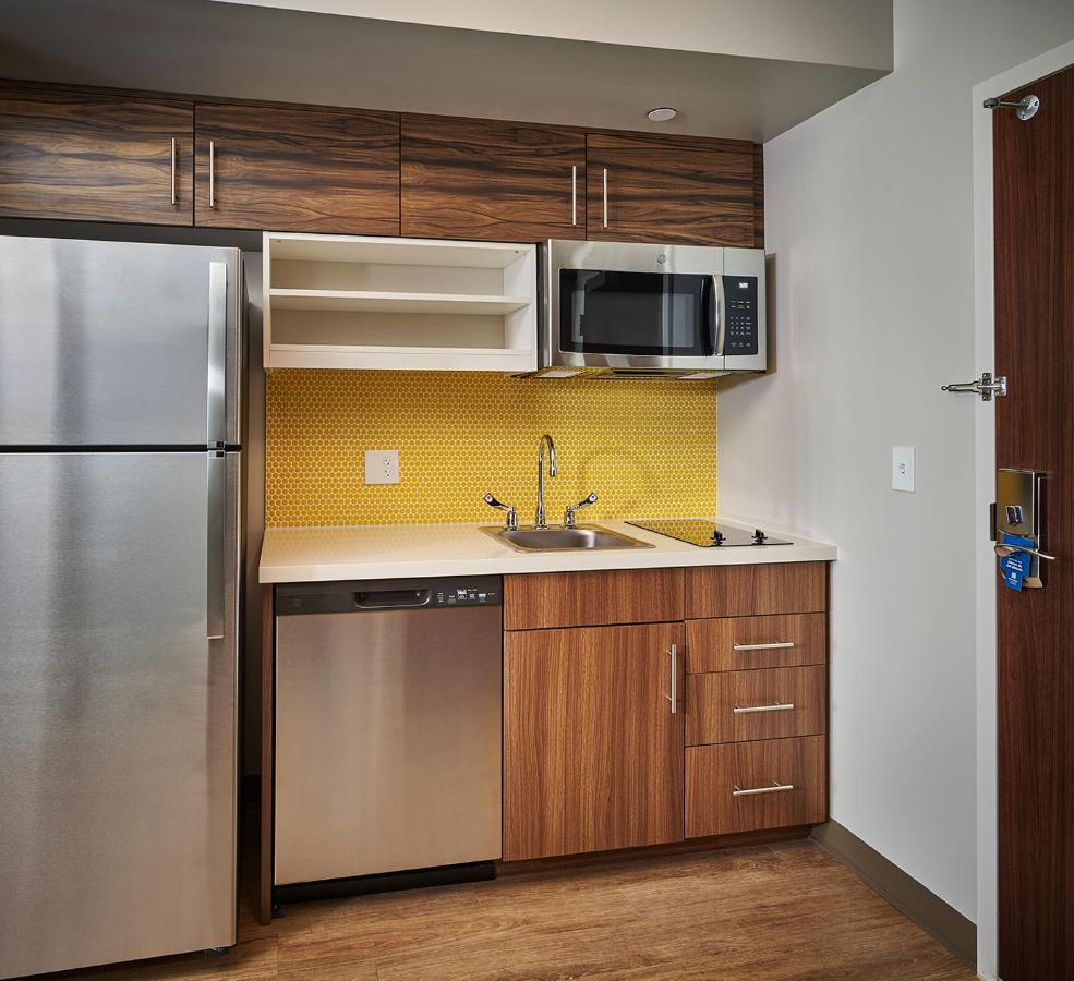 Mainstay Suites Carlisle - Harrisburg Стая снимка